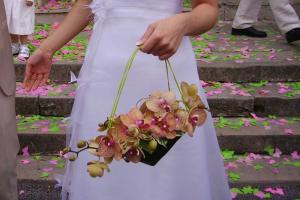 Panier de mariée constitué de fleurs