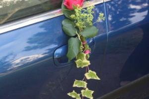 Décoration florale pour poignée de voiture